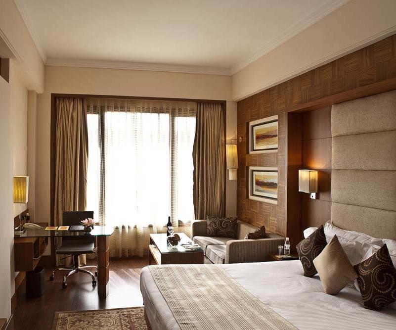 The Bristol Hotel Gurgaon Exterior foto
