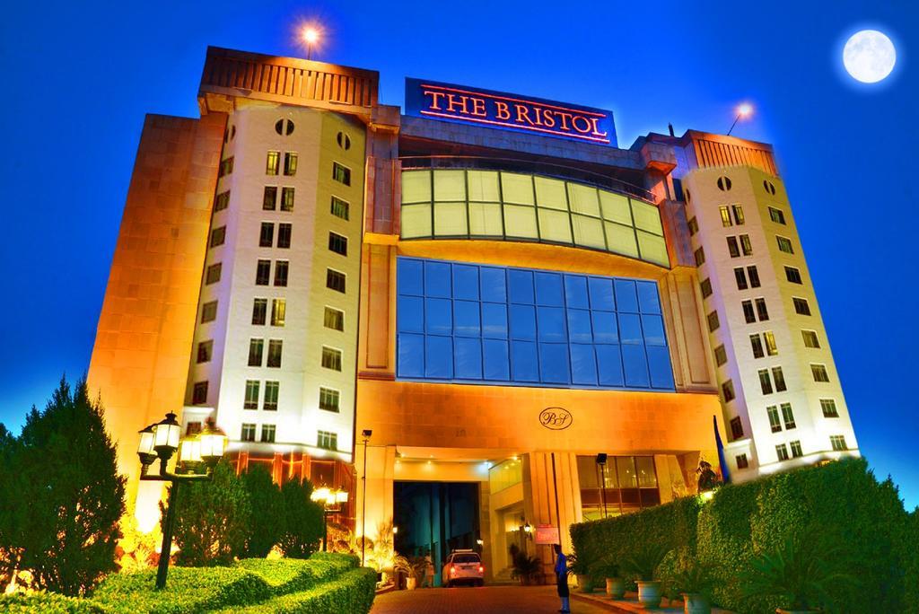 The Bristol Hotel Gurgaon Exterior foto