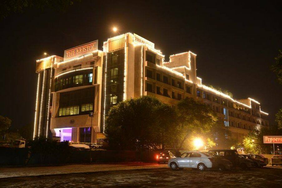 The Bristol Hotel Gurgaon Exterior foto