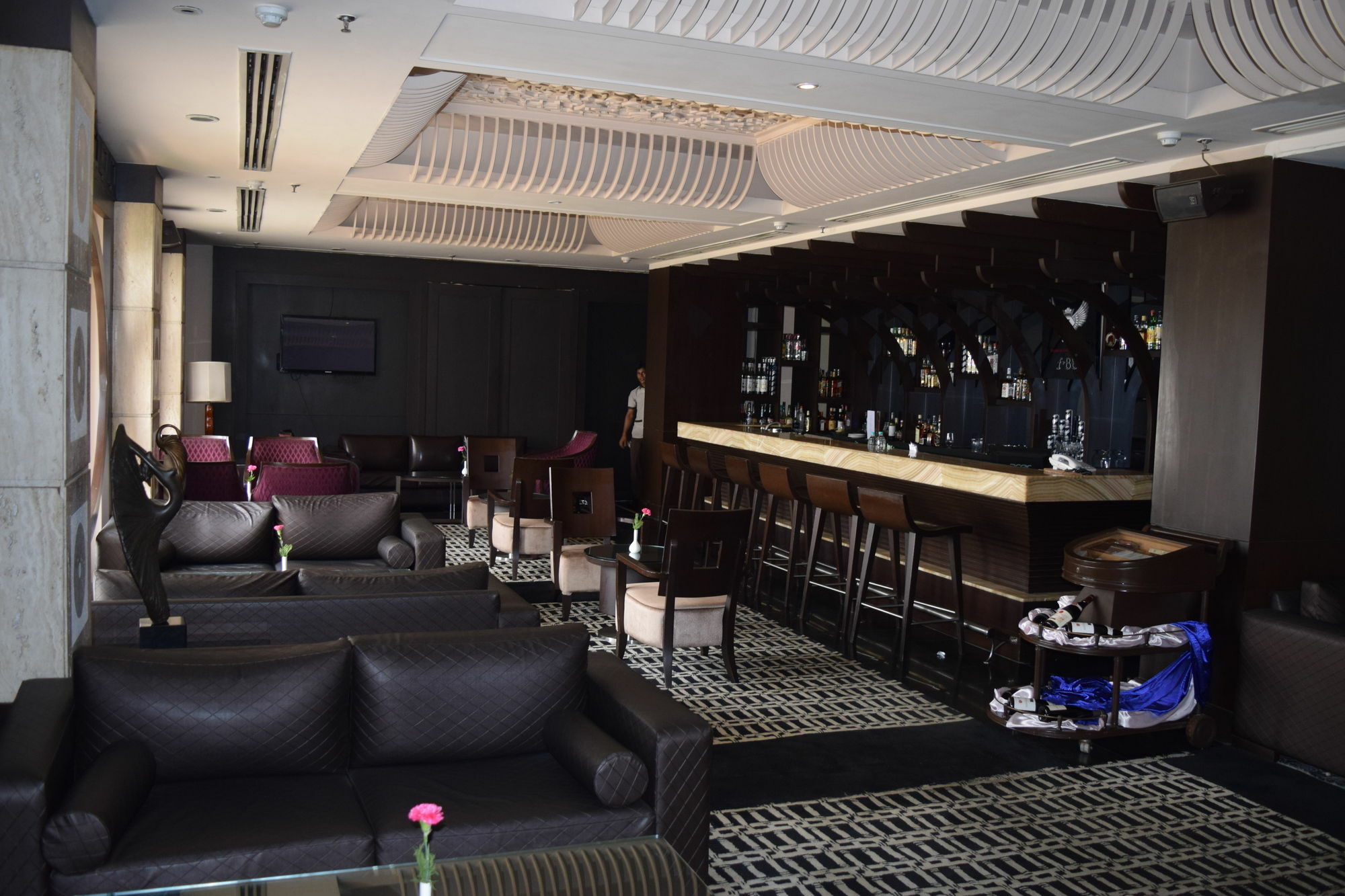 The Bristol Hotel Gurgaon Exterior foto